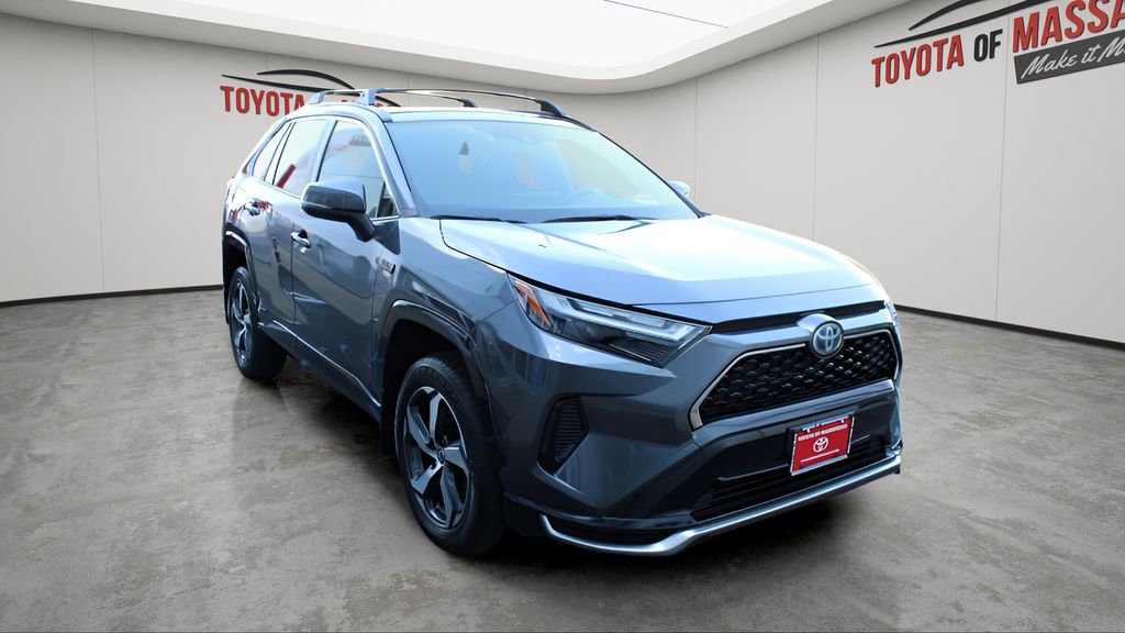 Used 2023 Toyota RAV4 SE w/ Weather & Moonroof Package image 6