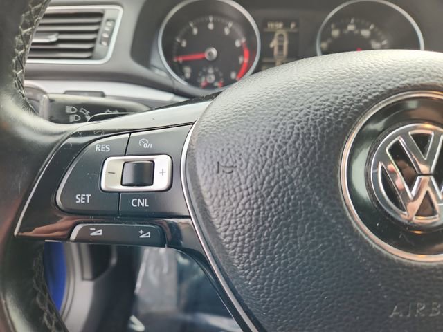 Used 2017 Volkswagen Passat 1.8T R-Line w/ R-Line Lighting Package image 18