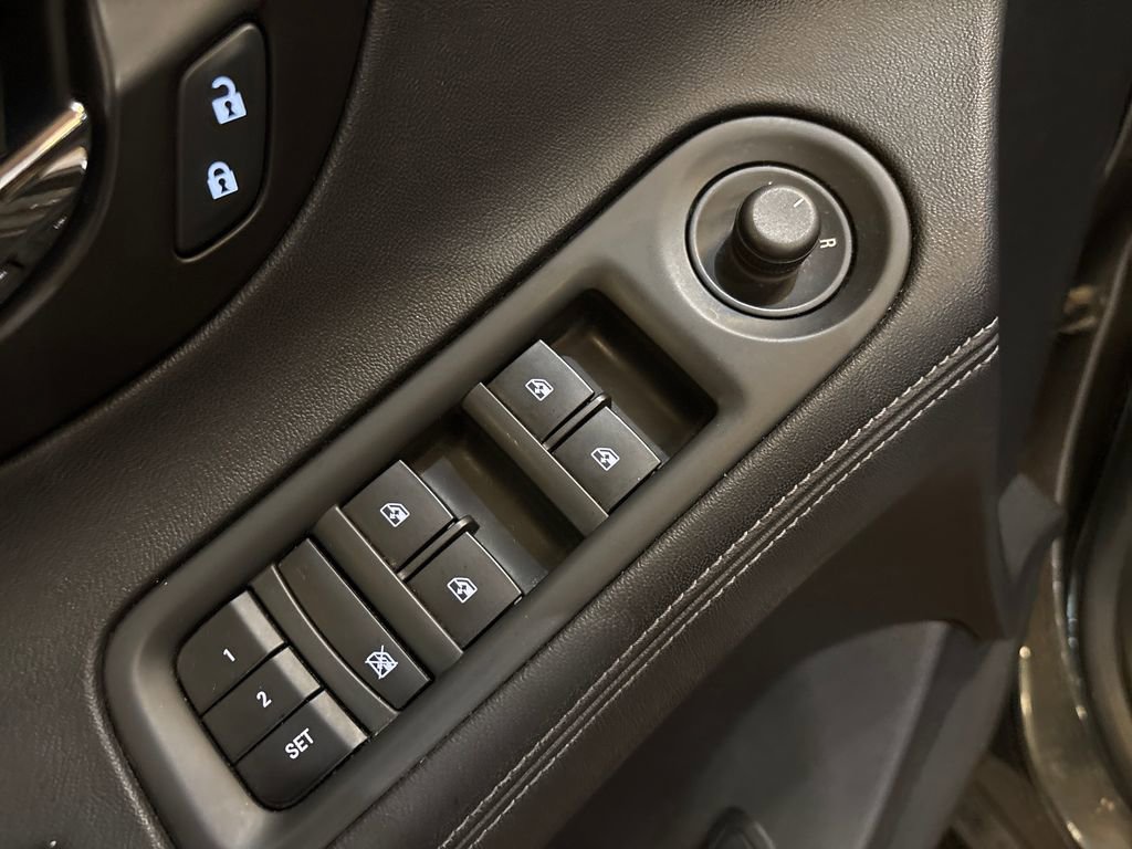 Used 2016 Buick LaCrosse Leather FWD image 11