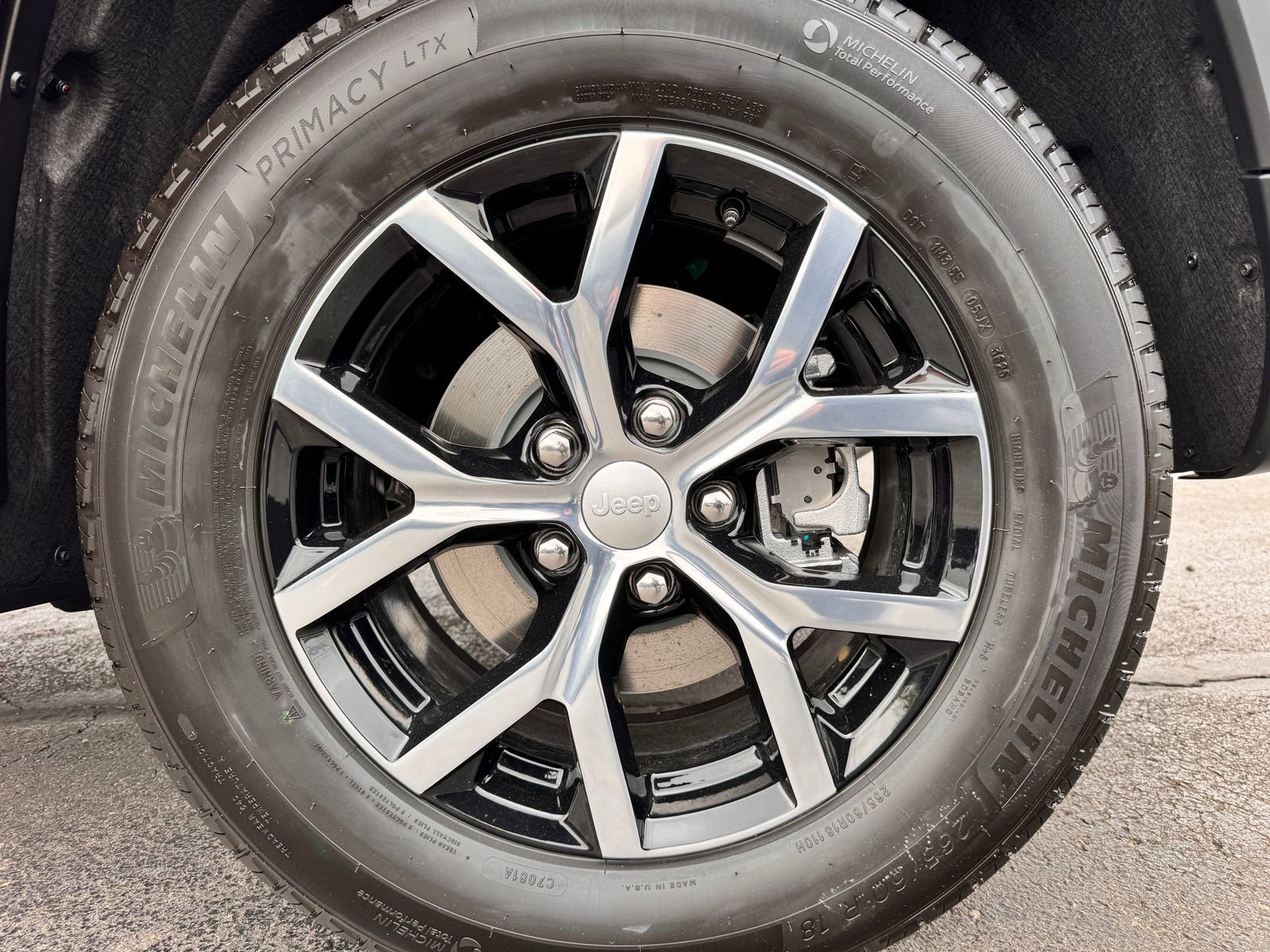 New 2025 Jeep Grand Cherokee Limited w/ Luxury Tech Group II image 31