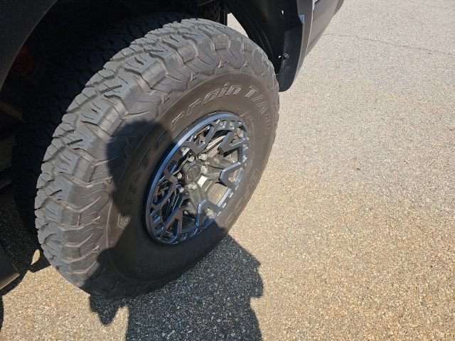 Used 2025 Ford F150 Raptor AWD/4WD image 11