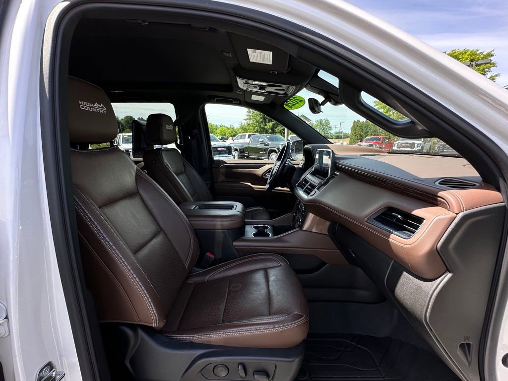 Used 2021 Chevrolet Tahoe High Country w/ Premium Package AWD/4WD image 12