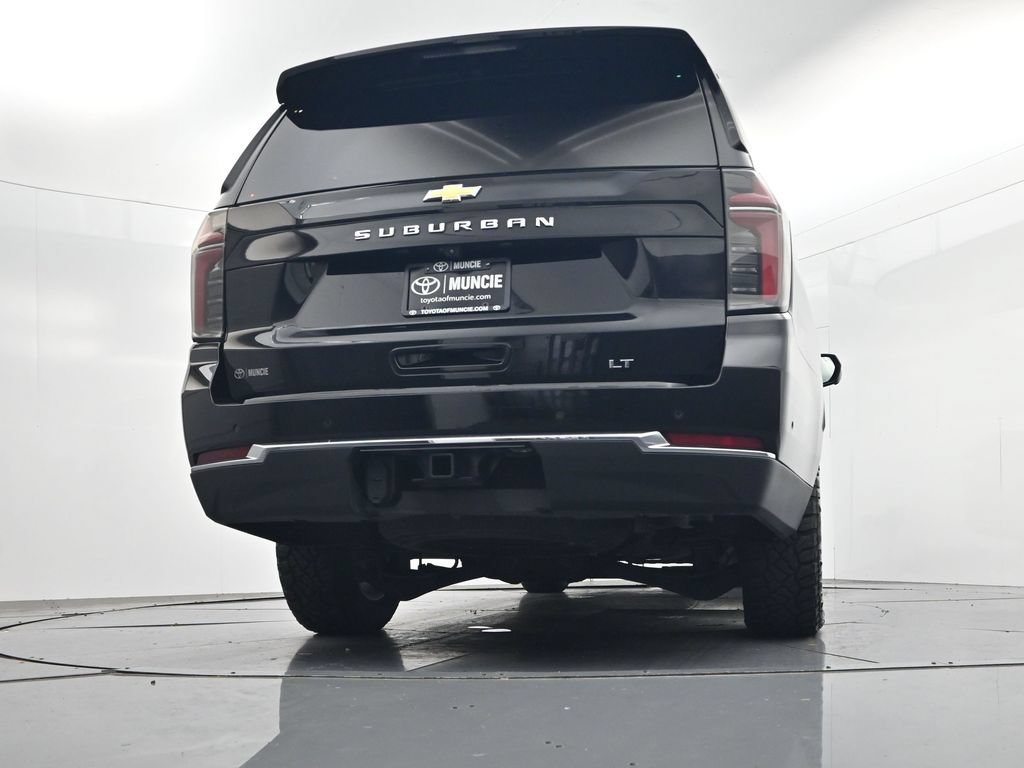 Used 2025 Chevrolet Suburban LT AWD/4WD image 47