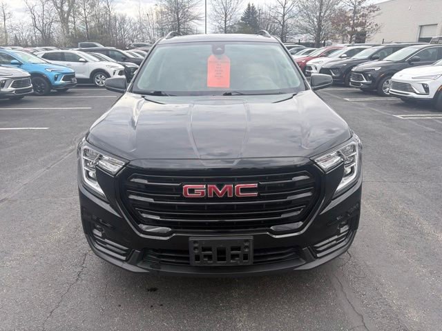 Certified 2023 GMC Terrain SLT w/ Elevation Edition image 2