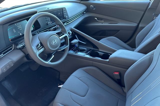 Certified 2025 Hyundai Elantra Hybrid FWD image 12