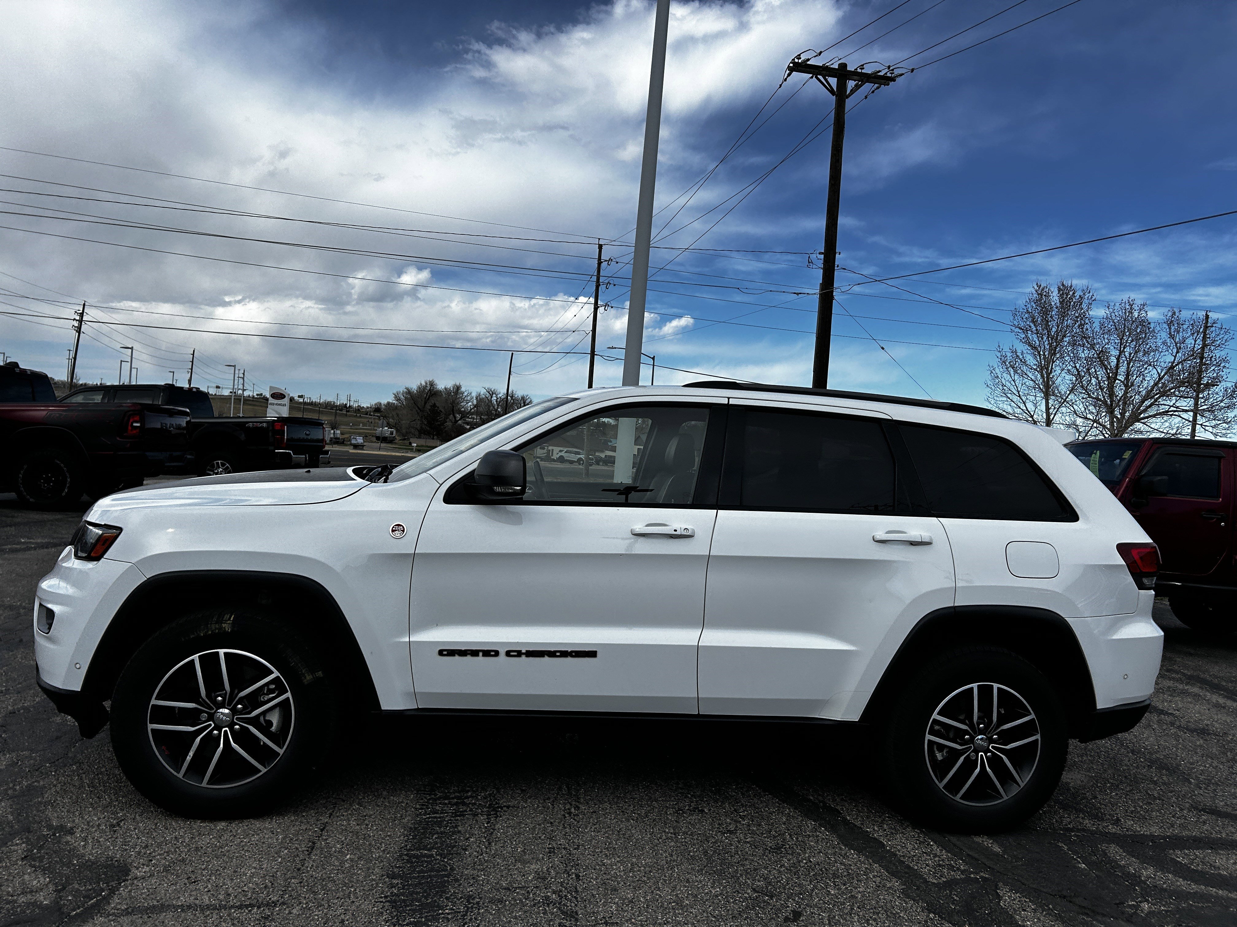 Used 2017 Jeep Grand Cherokee Trailhawk w/ Trailhawk Luxury Group image 2