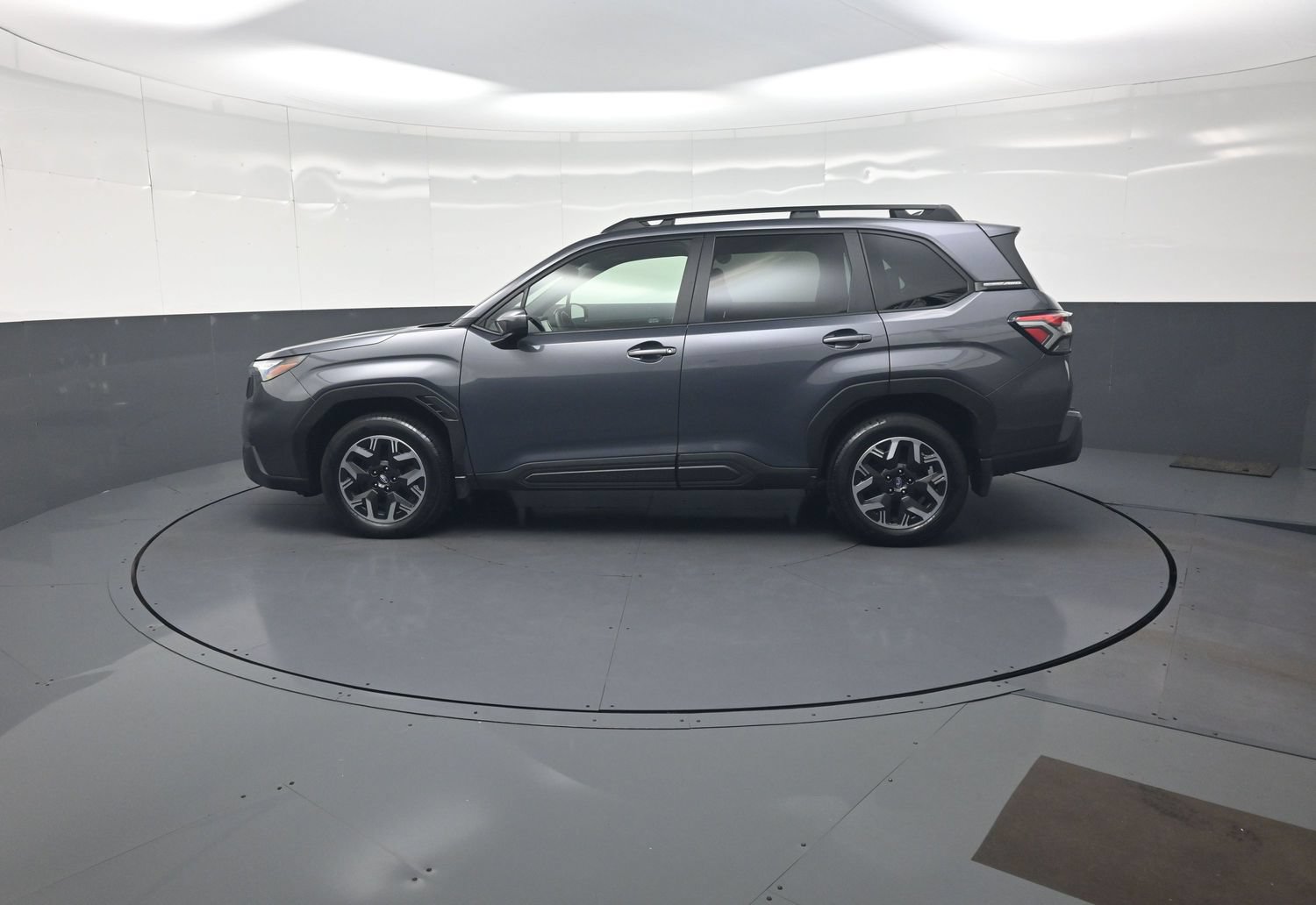 Certified 2025 Subaru Forester Premium AWD/4WD image 6