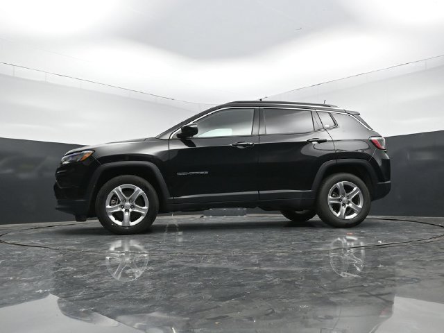 Used 2024 Jeep Compass Latitude AWD/4WD image 49