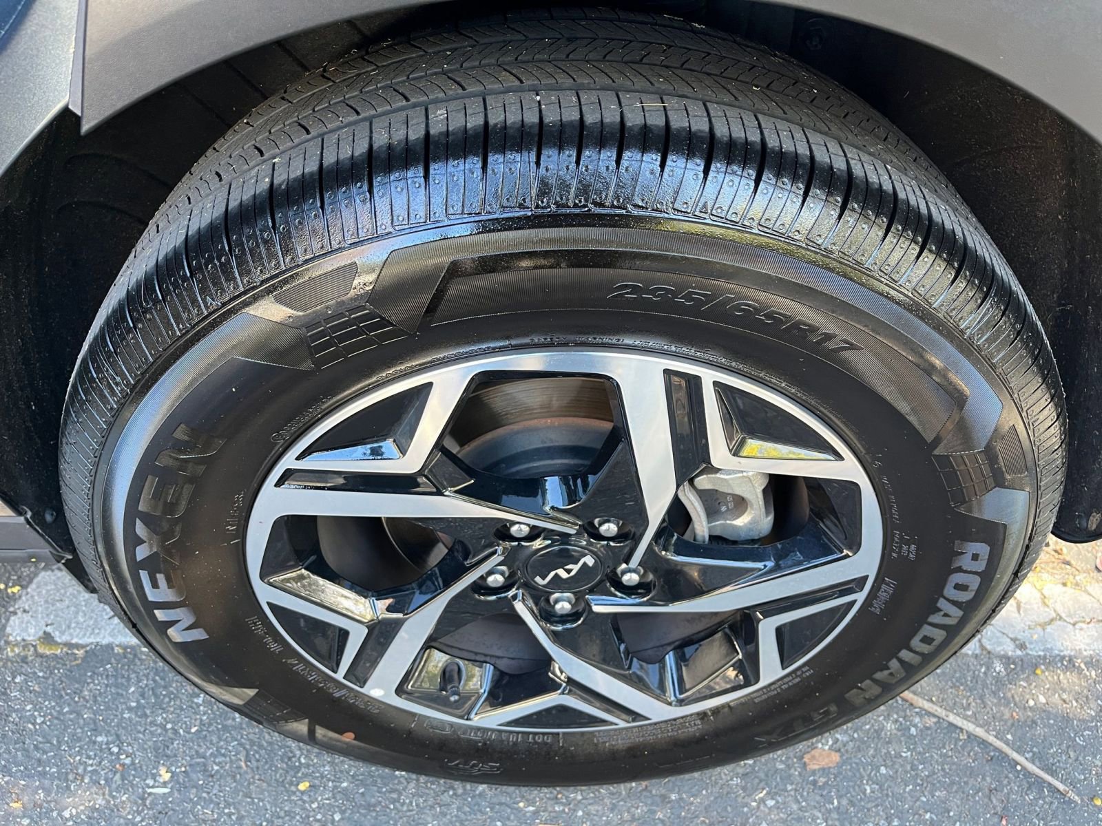 Used 2025 Kia Sportage LX image 29