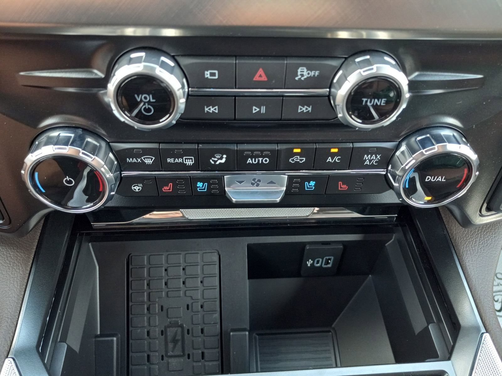 New 2025 Ford F250 King Ranch w/ Chrome Package AWD/4WD image 21