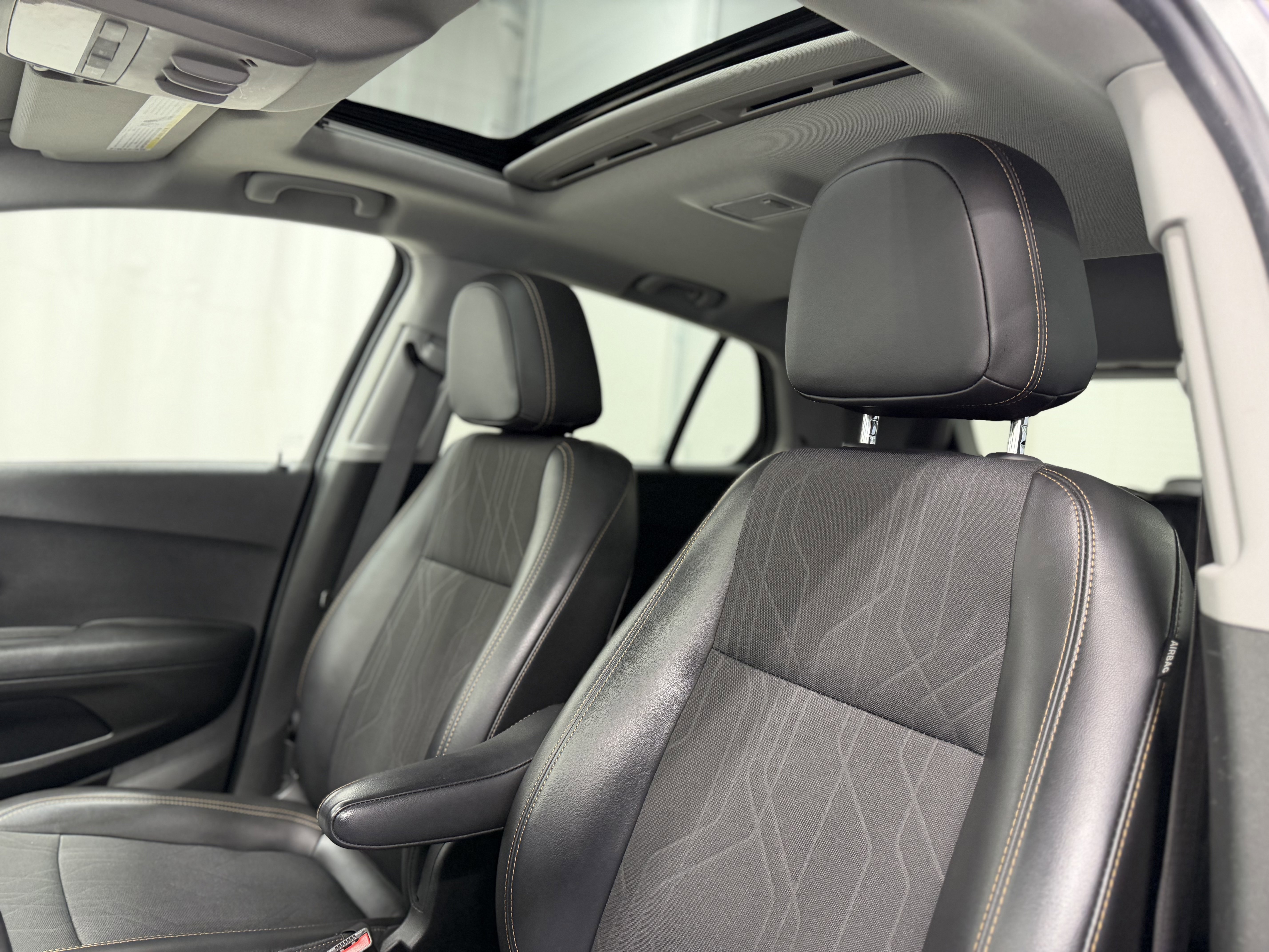 Used 2019 Chevrolet Trax LT w/ Sun & Sound Package image 15