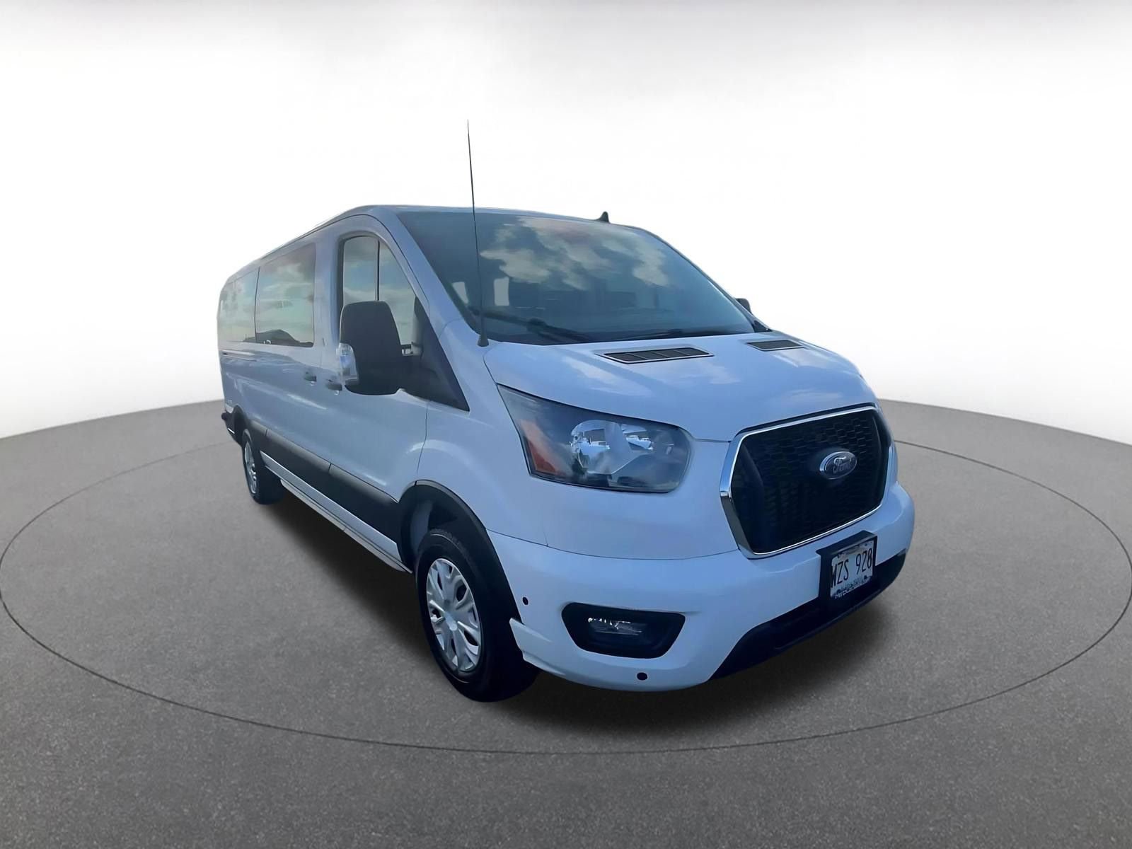 Used 2024 Ford Transit 350 XLT RWD image 3