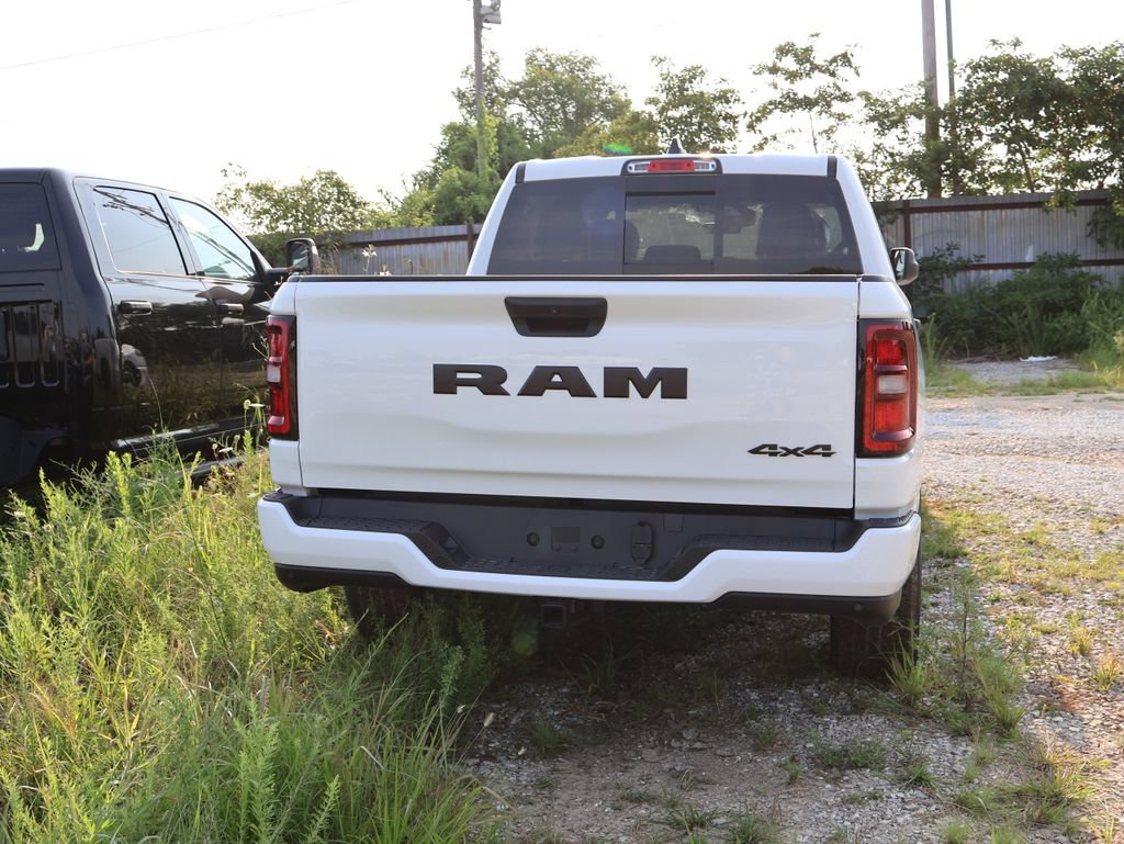 New 2026 RAM 1500 Express AWD/4WD image 18