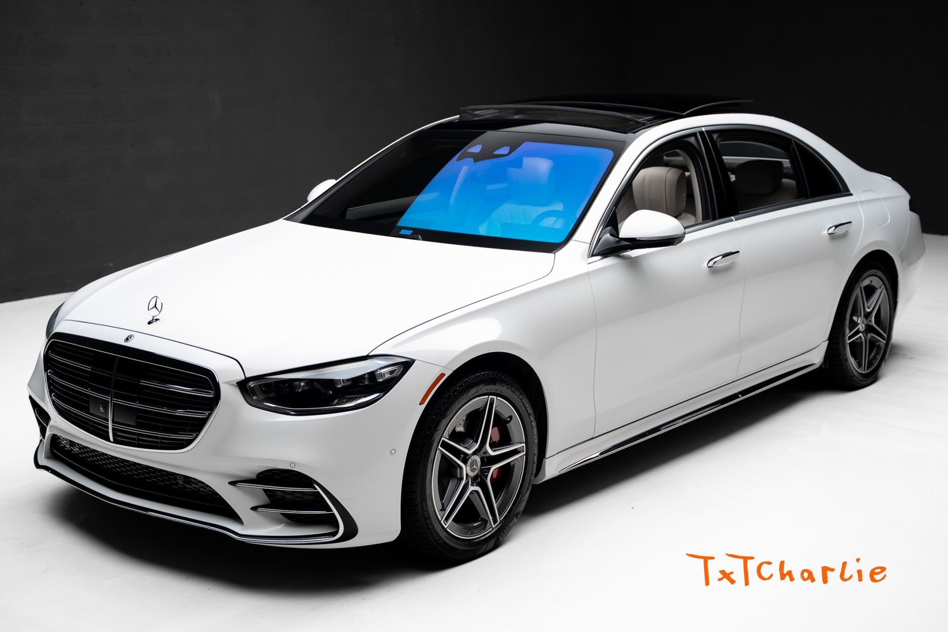 Used 2024 Mercedes-Benz S 580e 4MATIC Sedan w/ AMG Line image 1