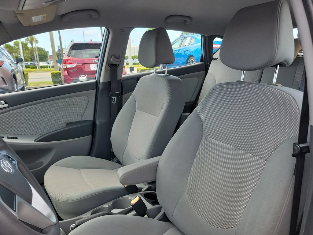Used 2013 Hyundai Accent GS FWD image 17