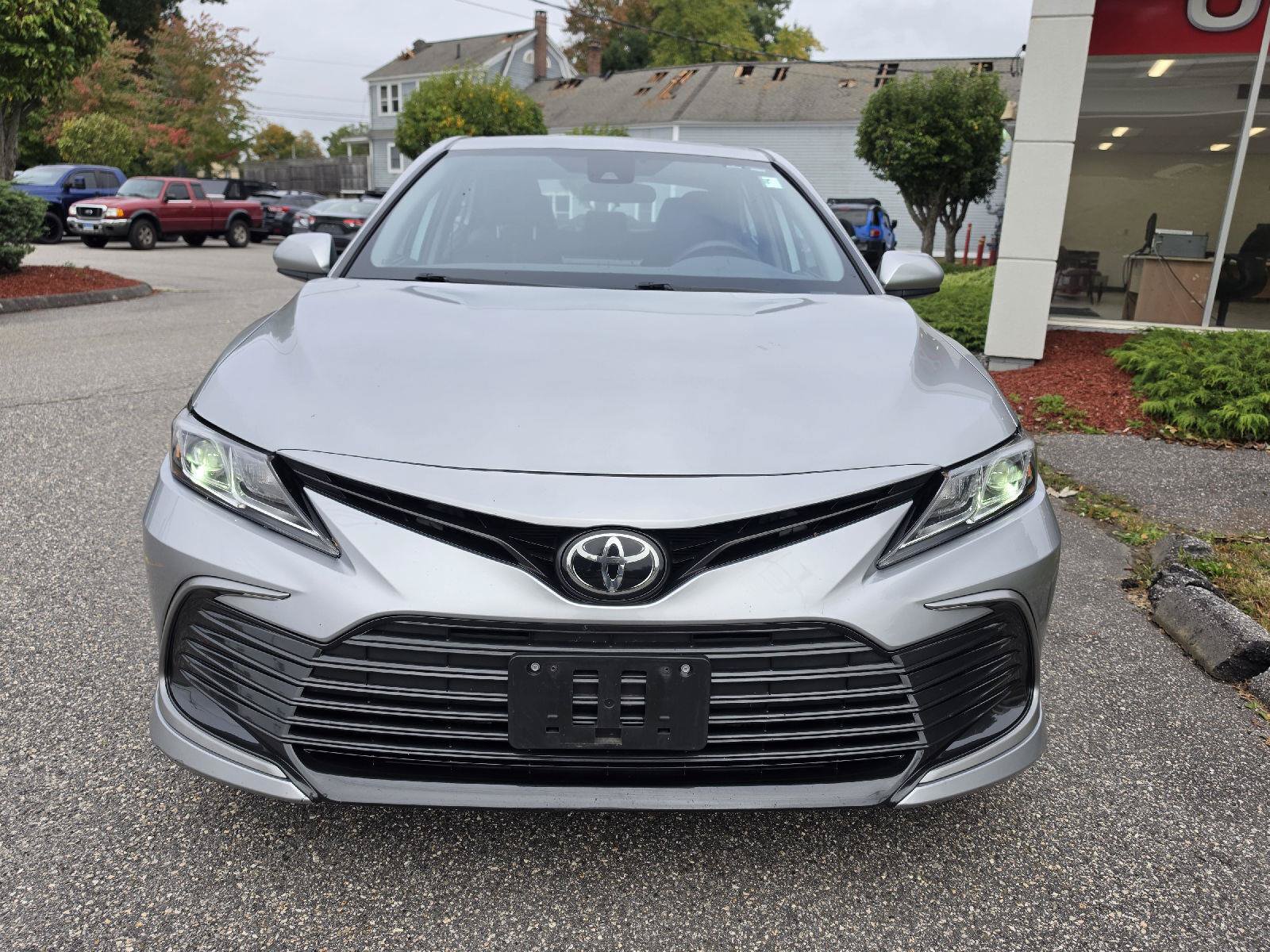 Used 2022 Toyota Camry LE AWD/4WD image 8