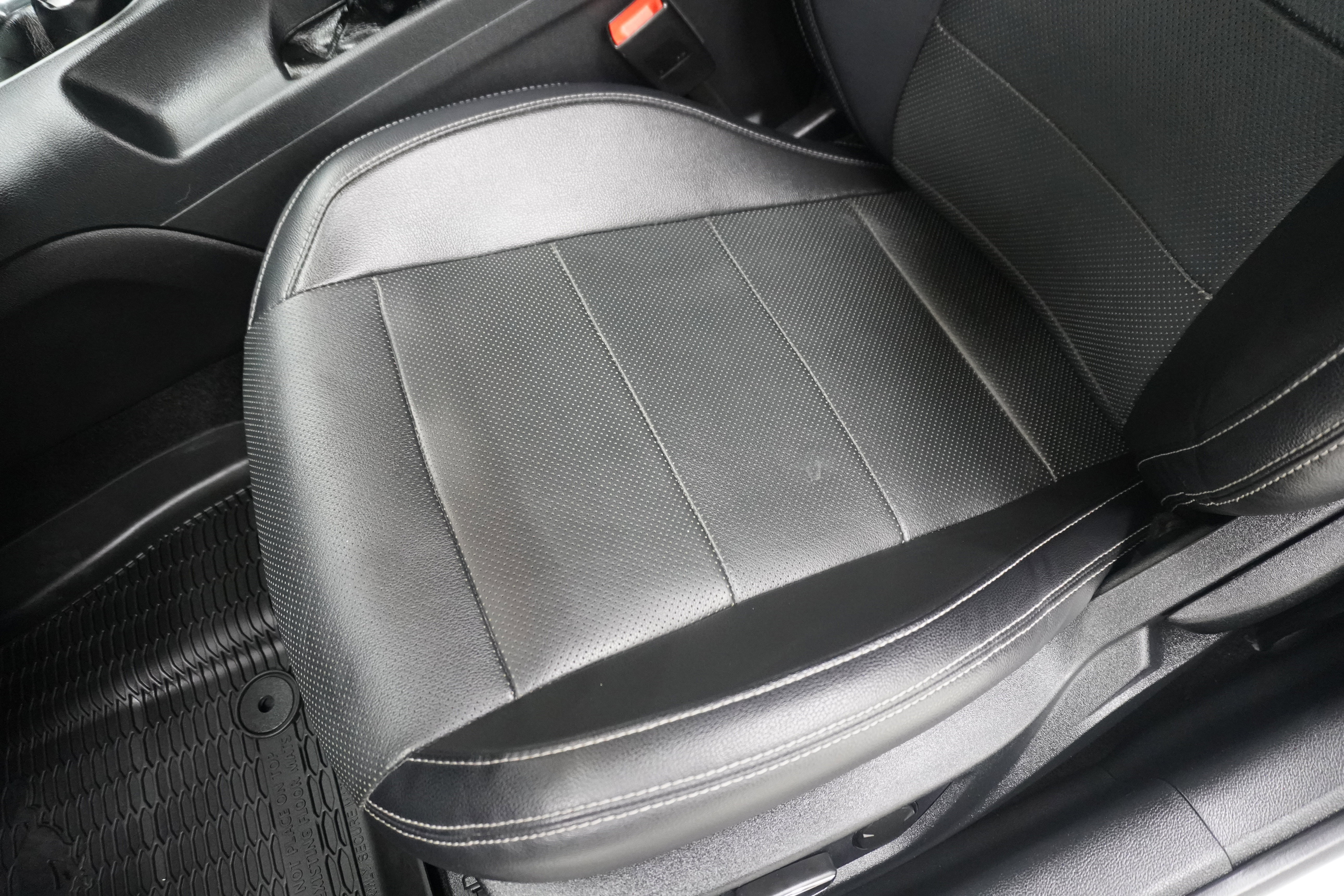 Used 2018 Ford Mustang GT Premium RWD image 13