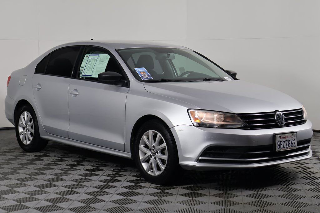 Used 2015 Volkswagen Jetta SE image 3
