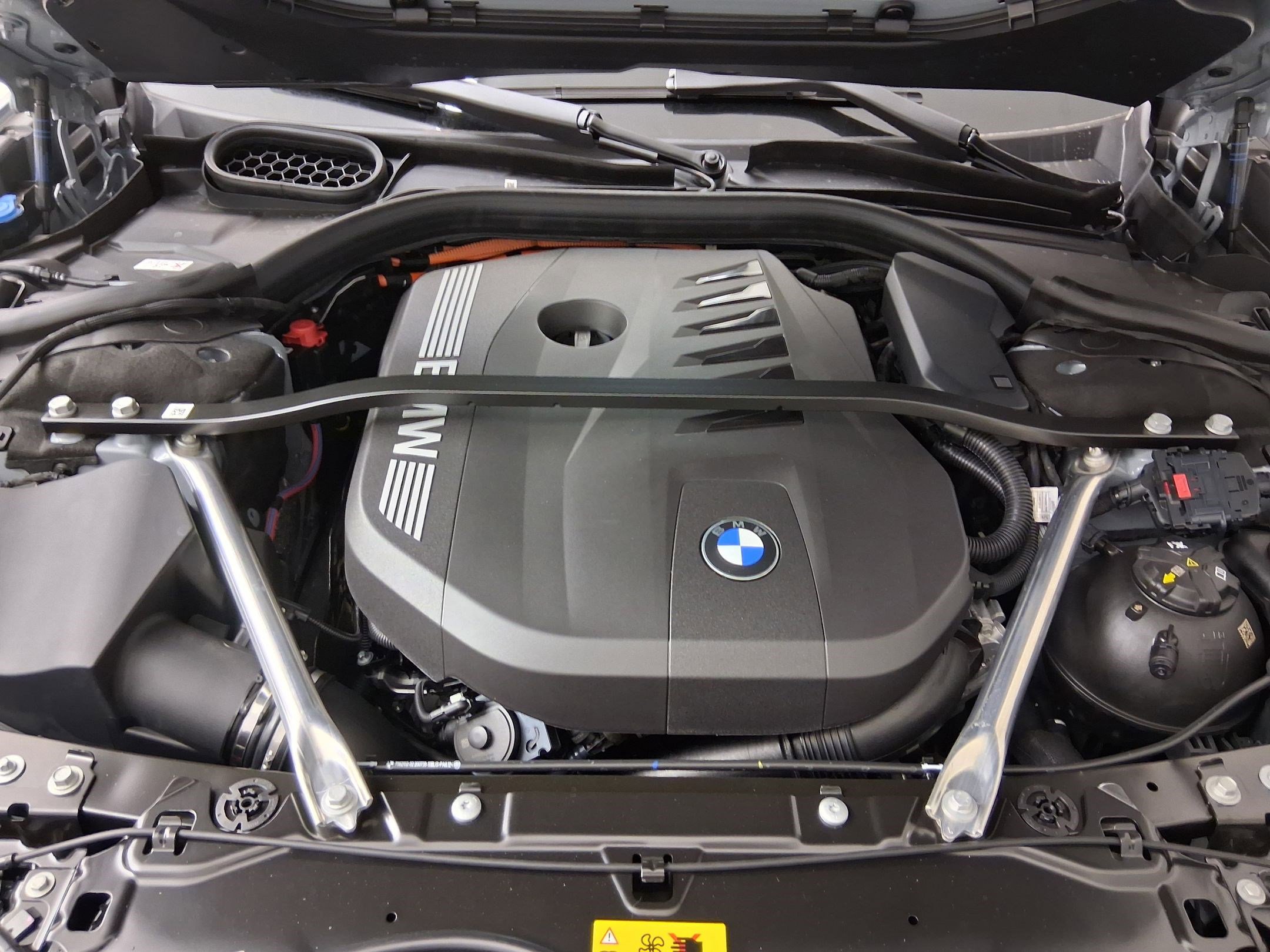 New 2026 BMW 750e xDrive w/ Premium Package AWD/4WD image 30