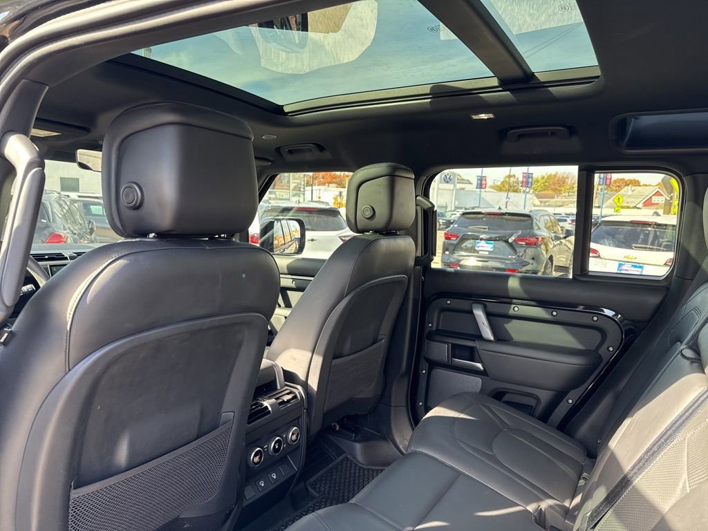 Used 2023 Land Rover Defender 110 V8 image 15