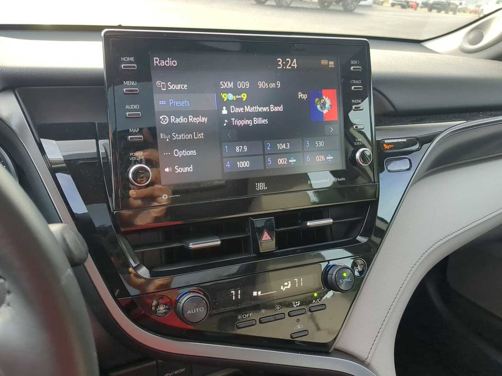 Used 2022 Toyota Camry XSE w/ Navigation Package image 19