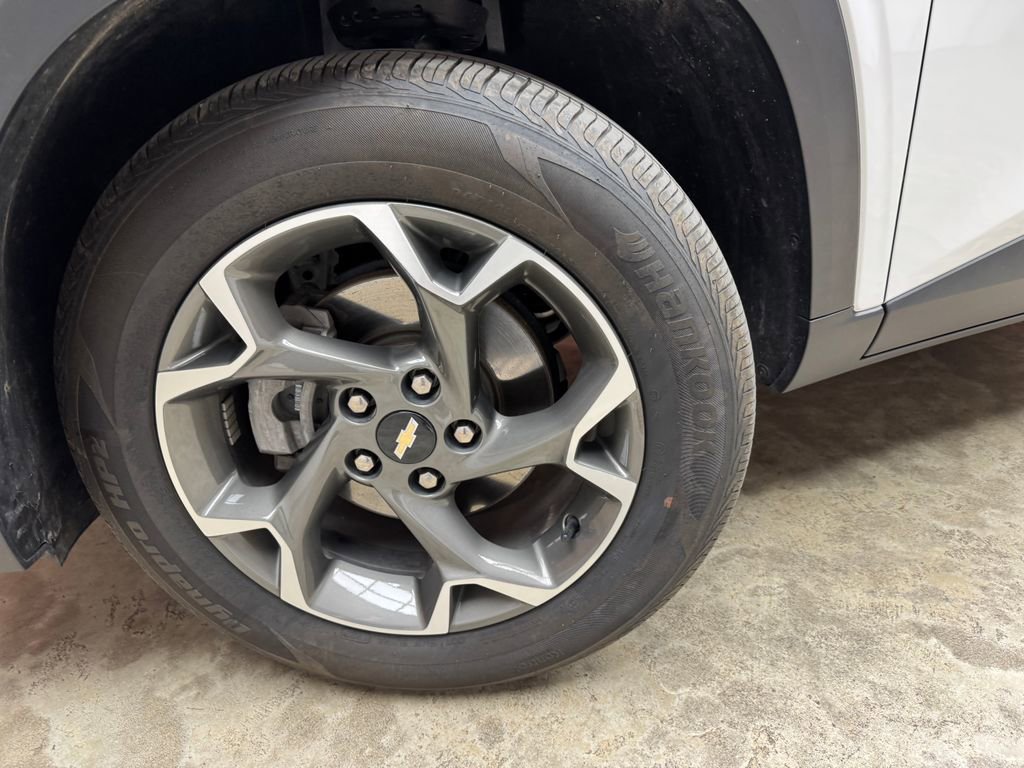 Used 2024 Chevrolet Trax LT w/ LT Convenience Package FWD image 26