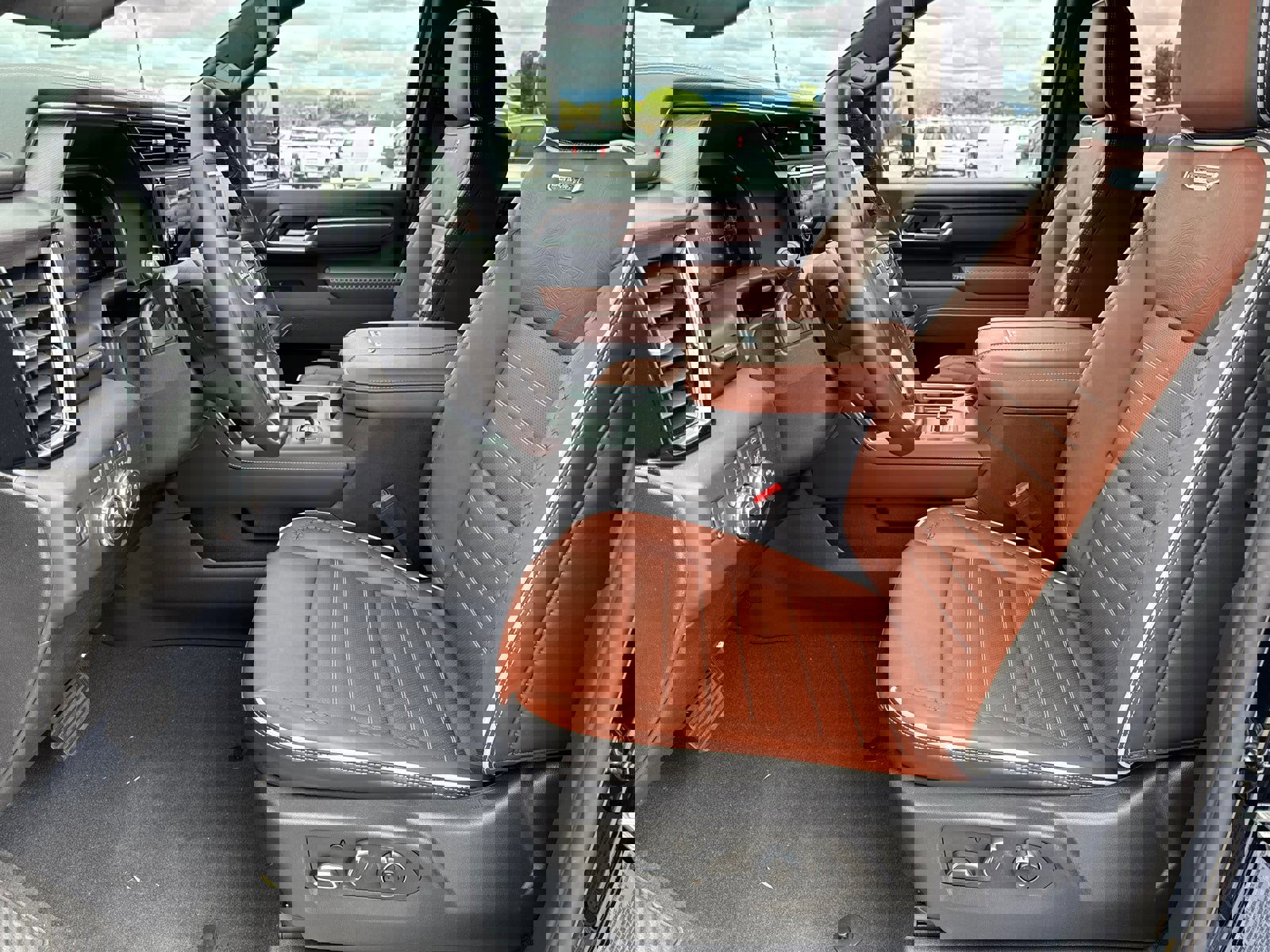 New 2026 GMC Sierra 3500 Denali Ultimate w/ LPO, Black Badging Package image 25