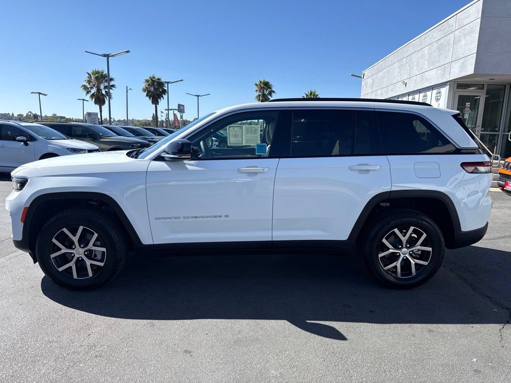 Certified 2025 Jeep Grand Cherokee Limited RWD image 4