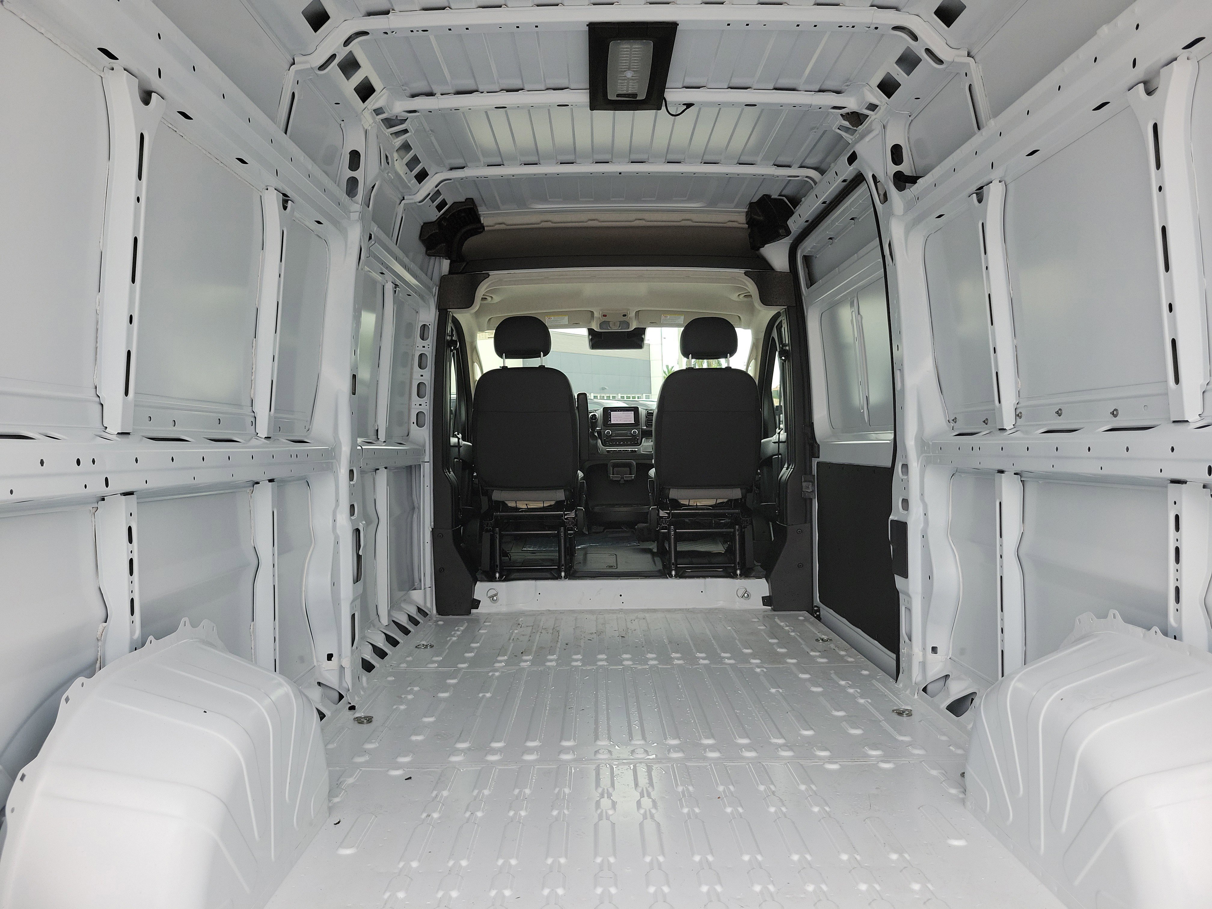 Used 2026 RAM ProMaster 2500 w/ Convenience Group FWD image 14