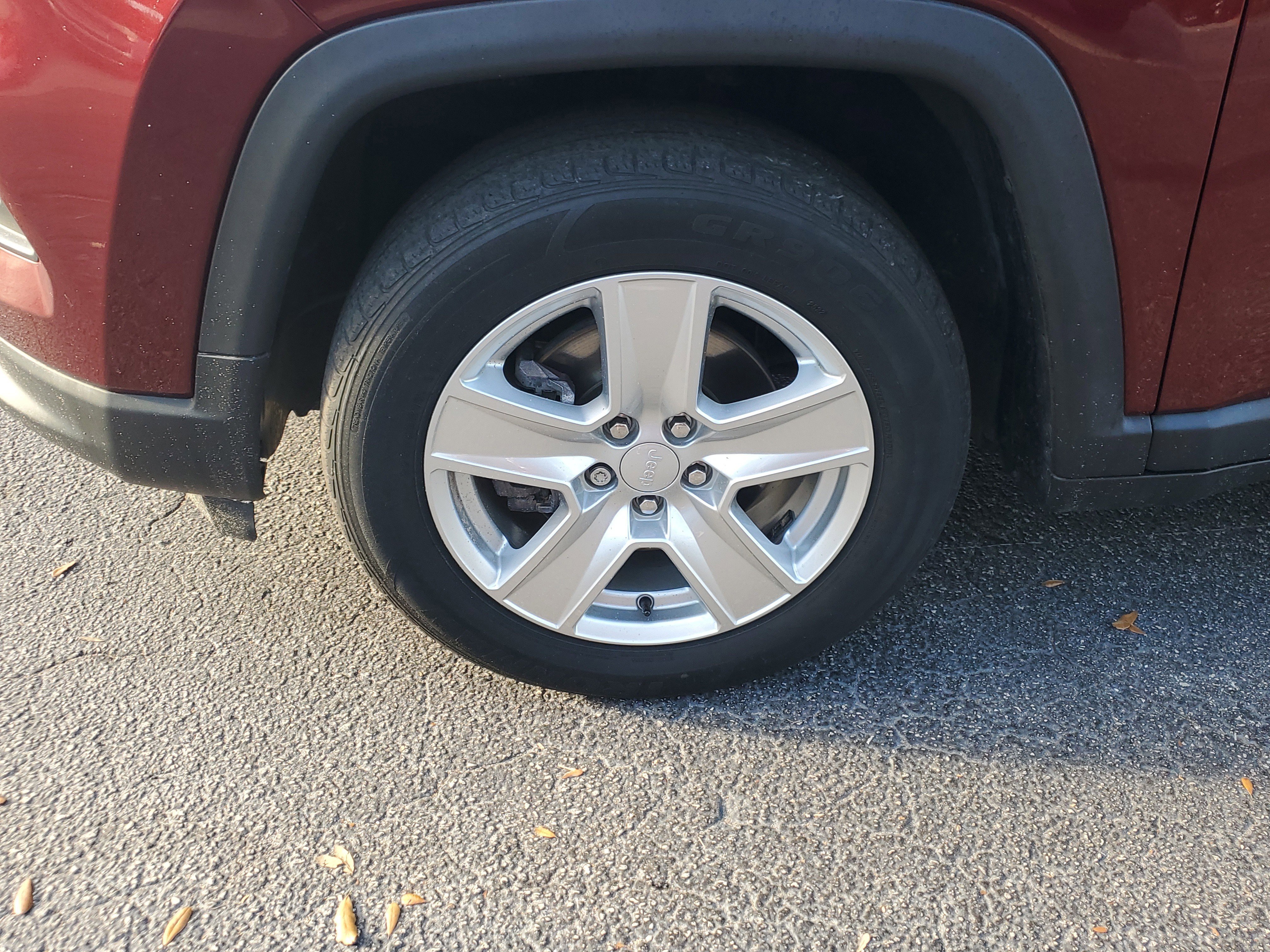 Used 2022 Jeep Compass Latitude image 4