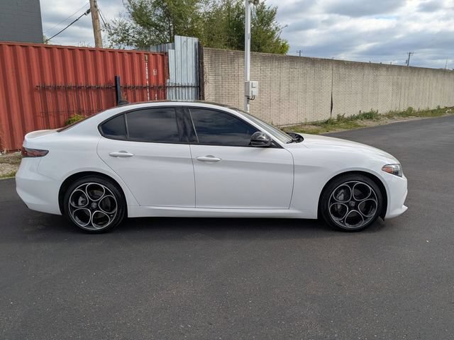 Used 2025 Alfa Romeo Giulia AWD image 7