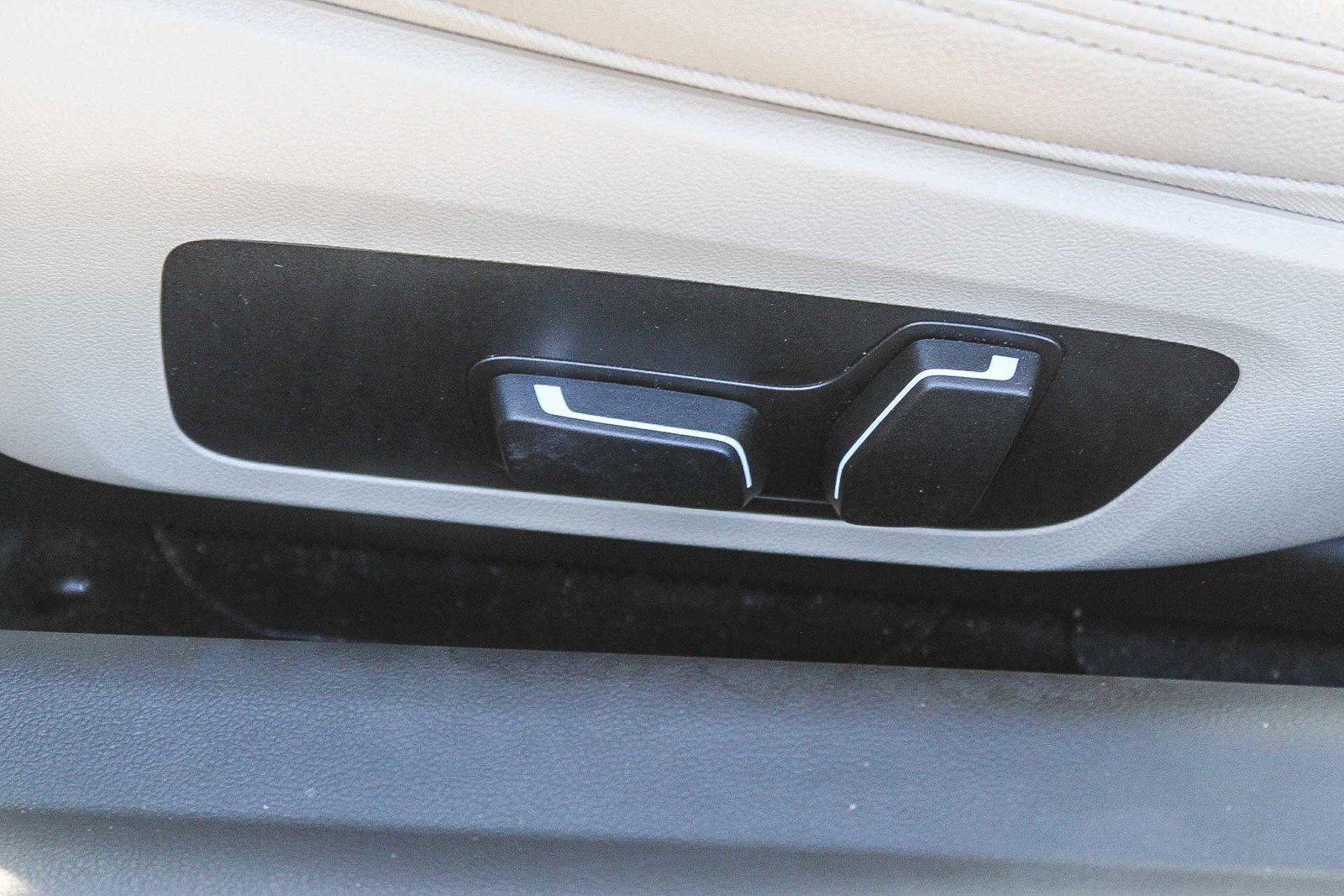 Used 2025 BMW M240i xDrive Coupe image 21