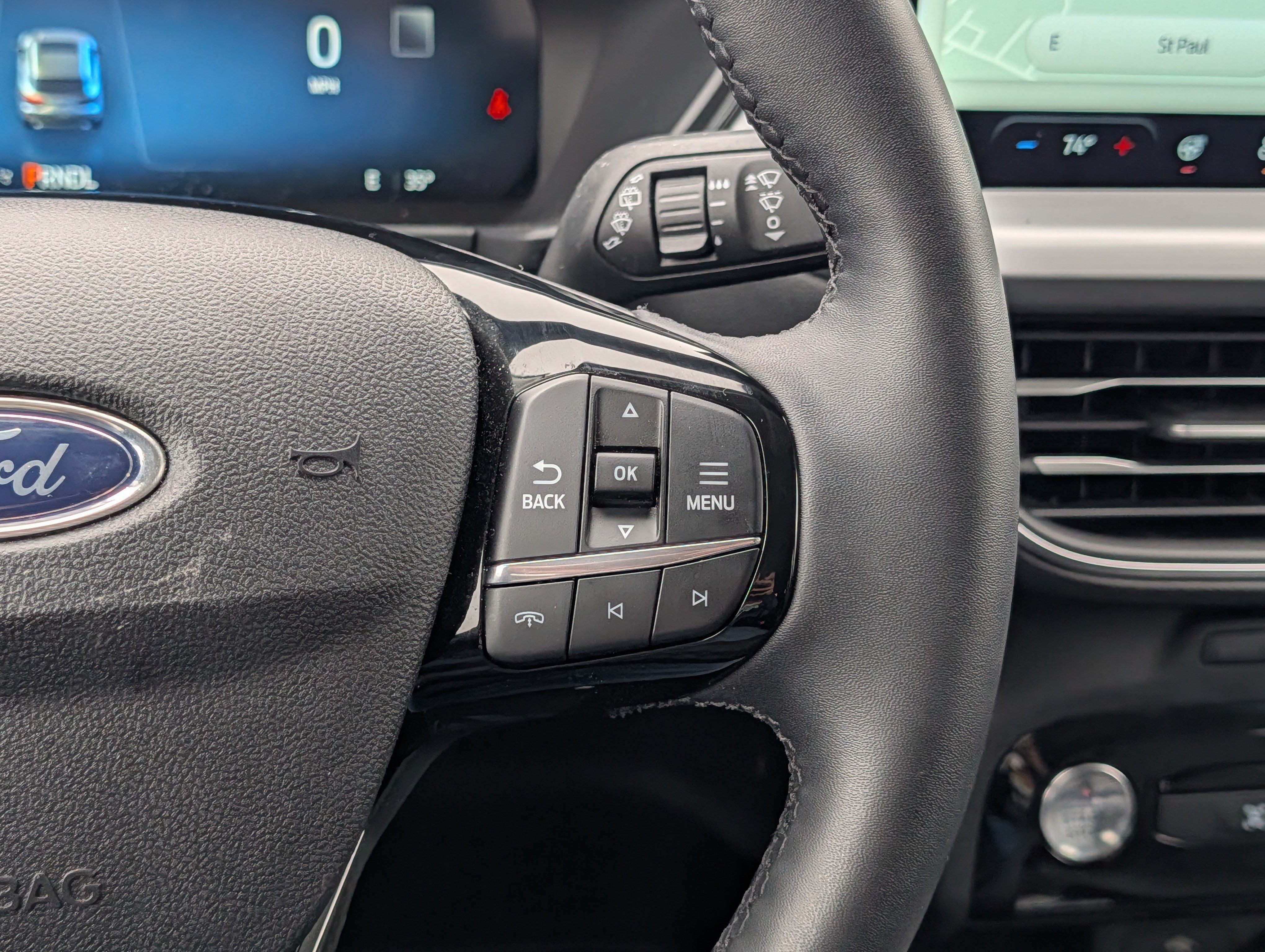 Used 2025 Ford Escape Platinum AWD/4WD image 30