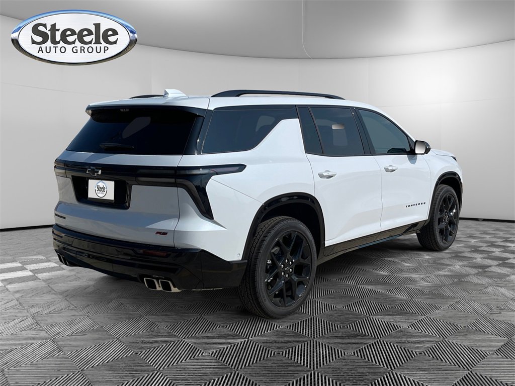 New 2026 Chevrolet Traverse RS w/ LPO, Floor Liner Package image 5
