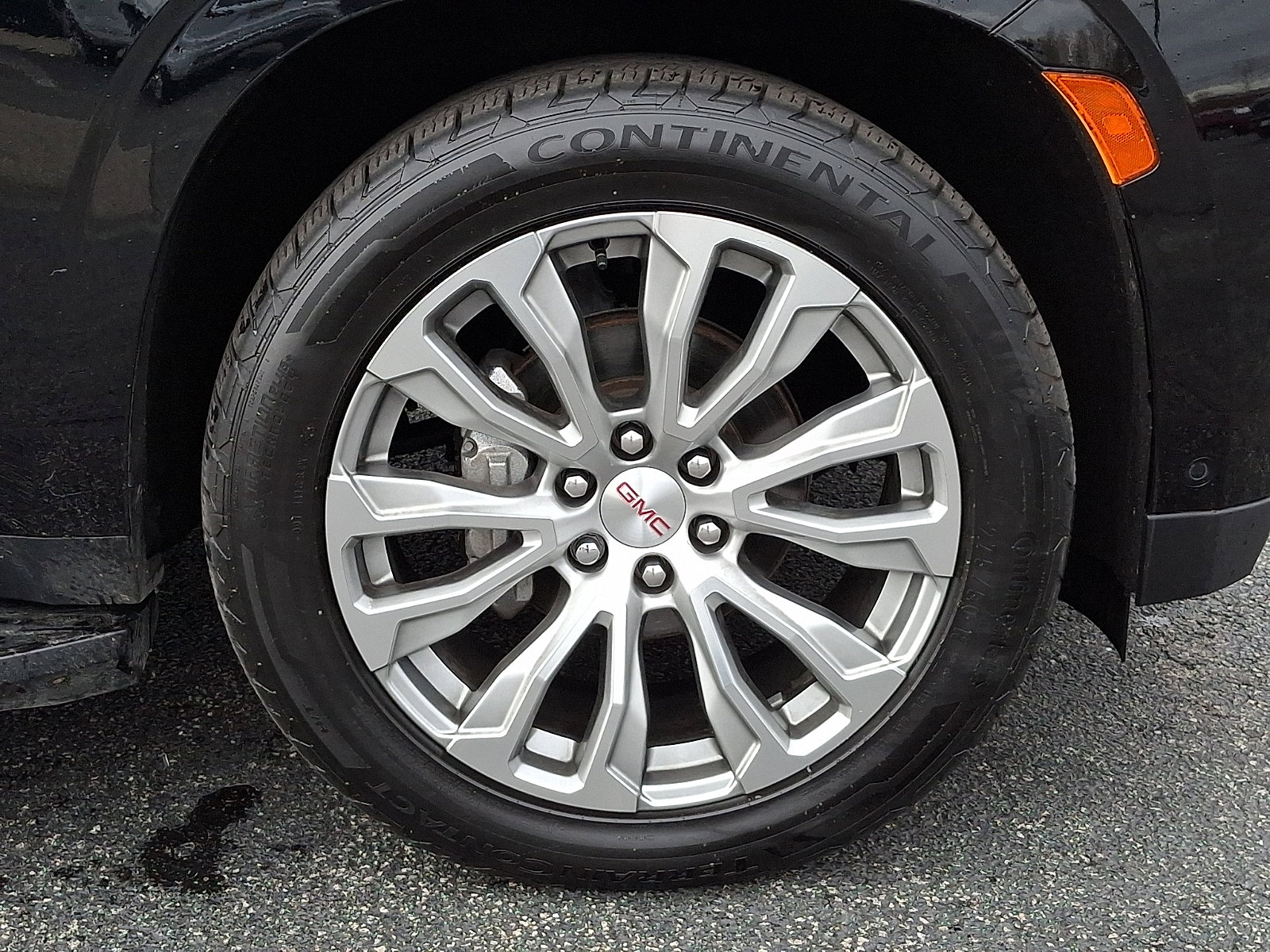 Used 2023 GMC Yukon XL Denali w/ Advanced Technology Package image 10