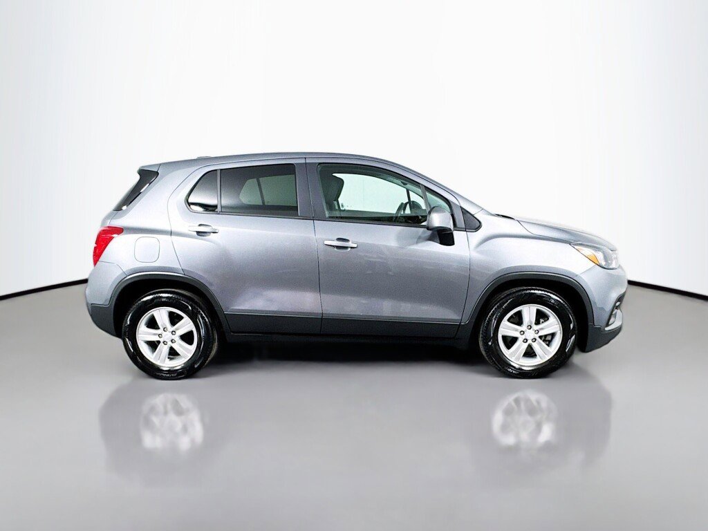 Used 2020 Chevrolet Trax LS w/ Tint and Cruise Package FWD image 6