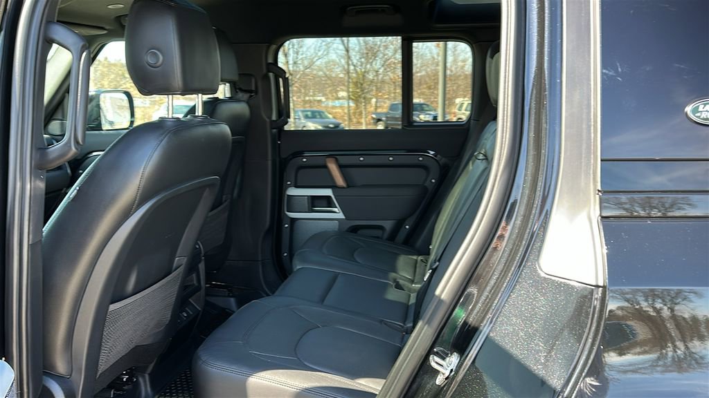 Certified 2023 Land Rover Defender 110 SE AWD/4WD image 20