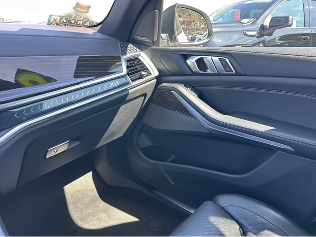 Used 2025 BMW X5 xDrive50e AWD/4WD image 7