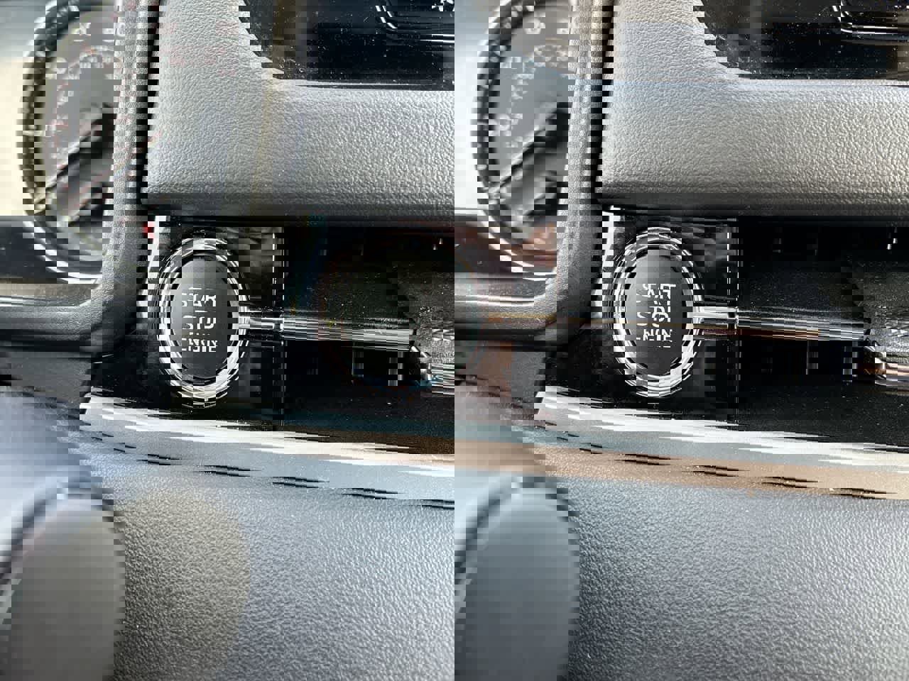 Used 2025 Mitsubishi Outlander SE image 23