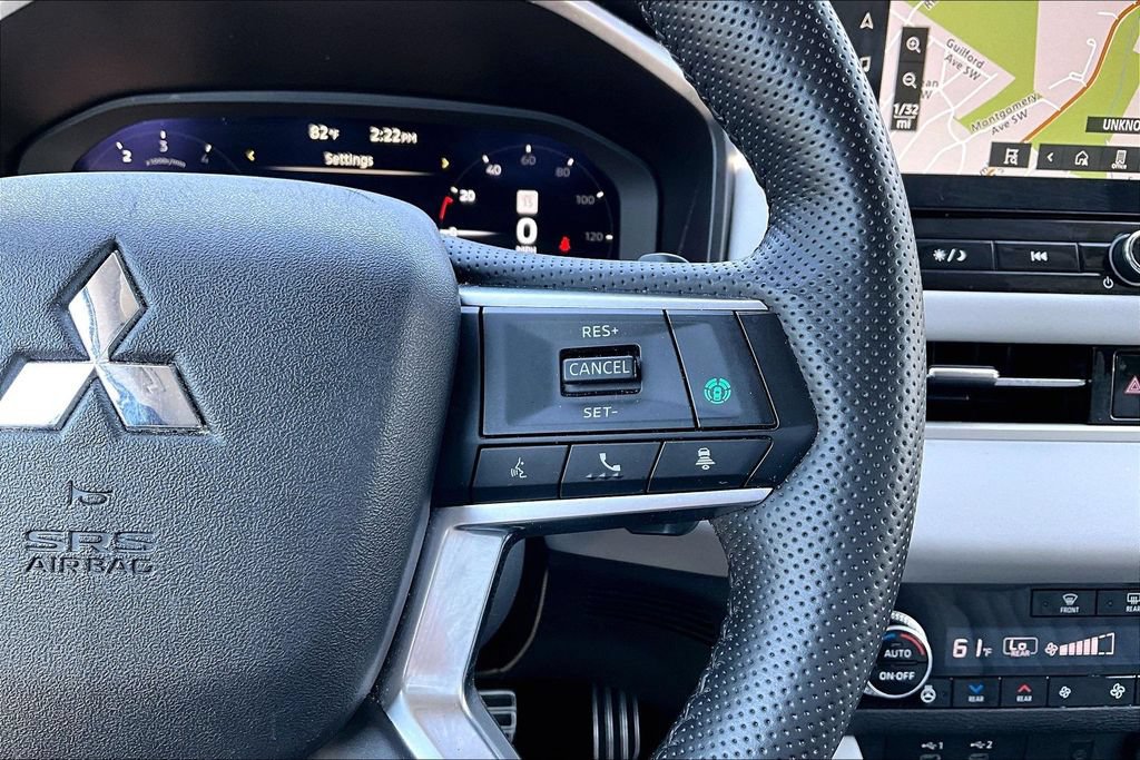 Used 2025 Mitsubishi Outlander SEL AWD/4WD image 12