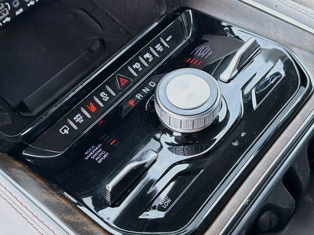 Used 2023 Jeep Grand Wagoneer 4WD image 18