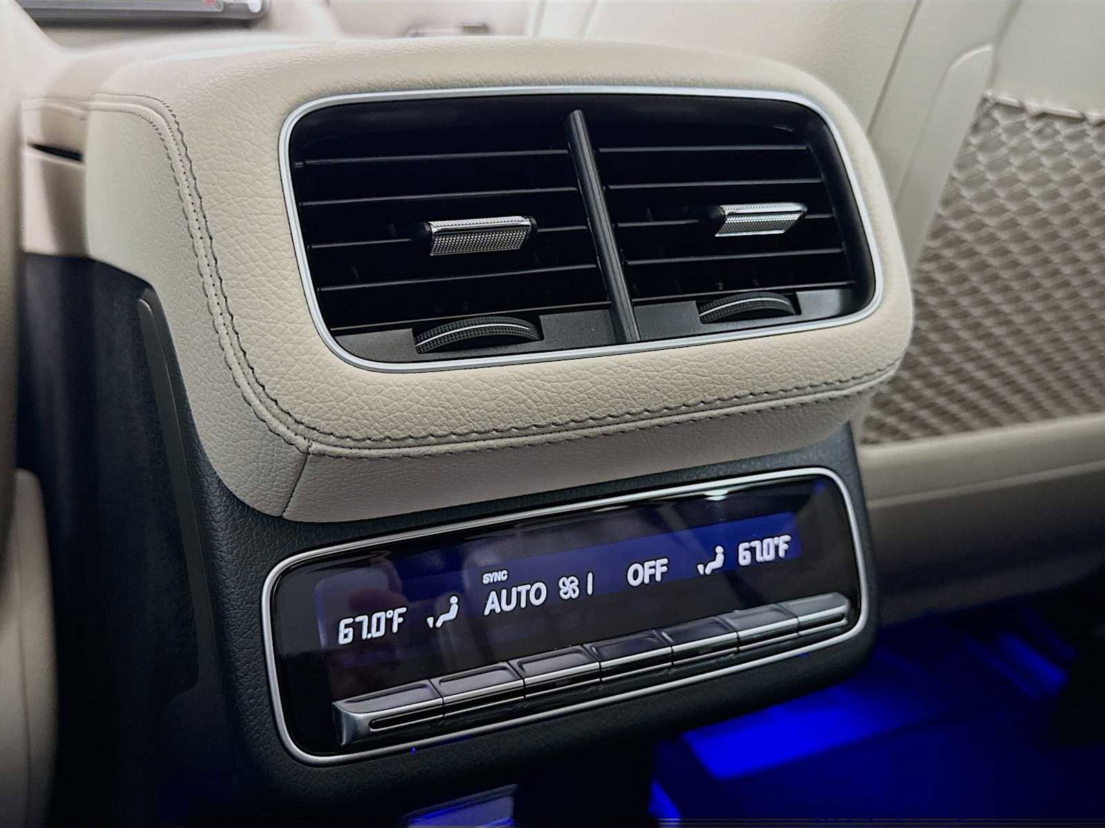 Used 2025 Mercedes-Benz GLS 450 4MATIC image 25