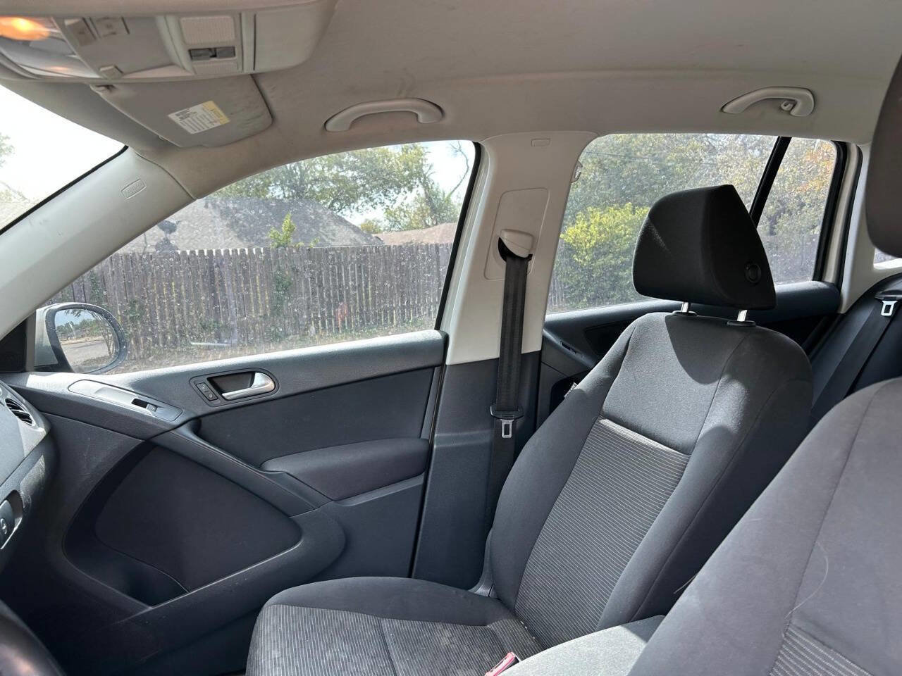 Used 2013 Volkswagen Tiguan S image 32