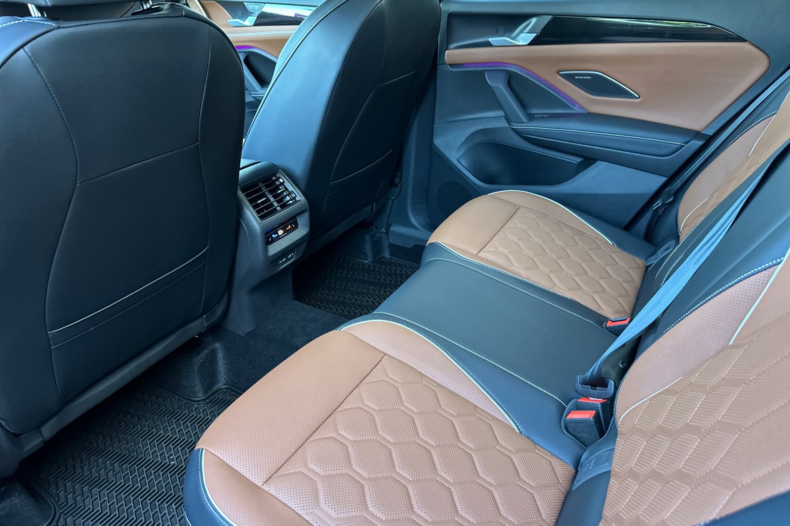 New 2026 Volkswagen Tiguan SEL R-Line AWD/4WD image 12
