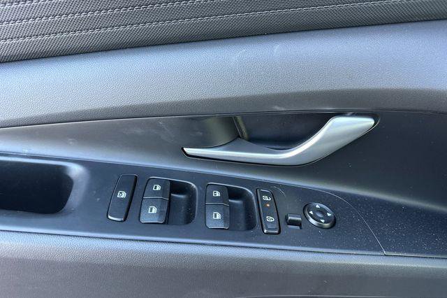 Certified 2026 Hyundai Elantra SE FWD image 11