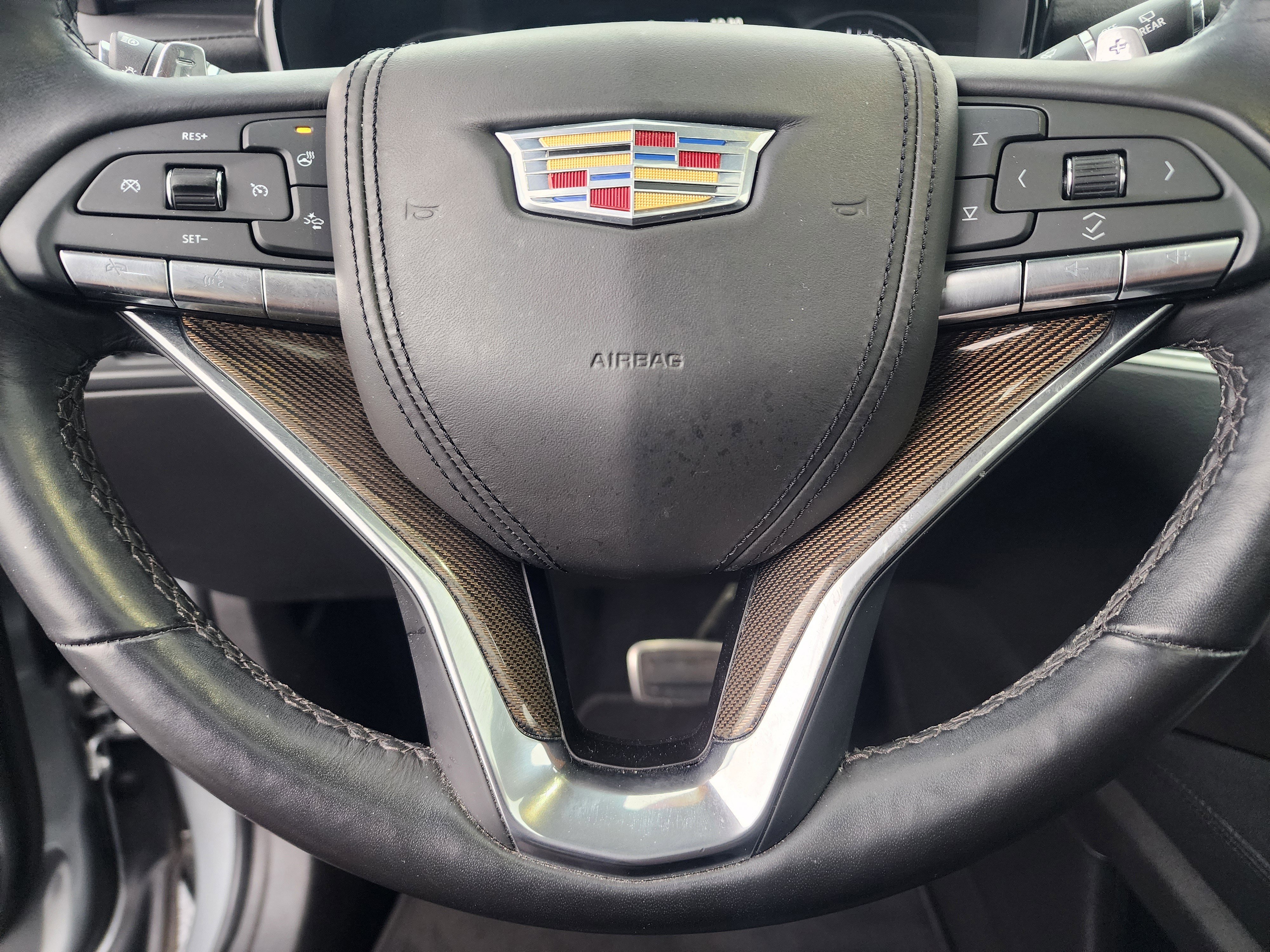 Used 2023 Cadillac XT6 Sport w/ Platinum Package image 32