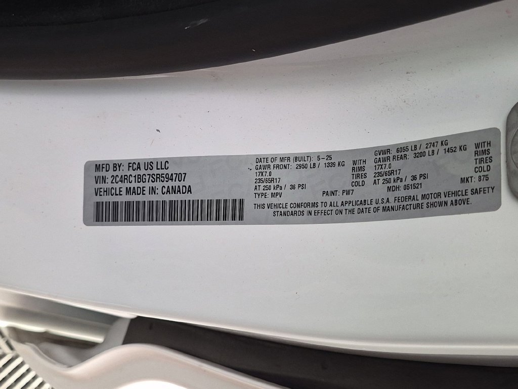 Used 2025 Chrysler Pacifica Select FWD image 37