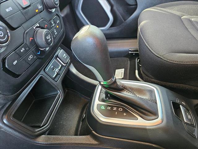 Used 2021 Jeep Renegade Latitude FWD image 15