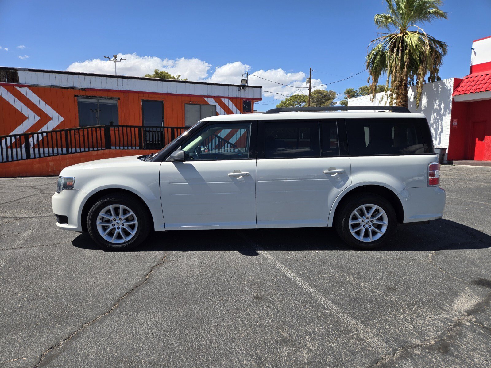 Used 2014 Ford Flex SE FWD image 2