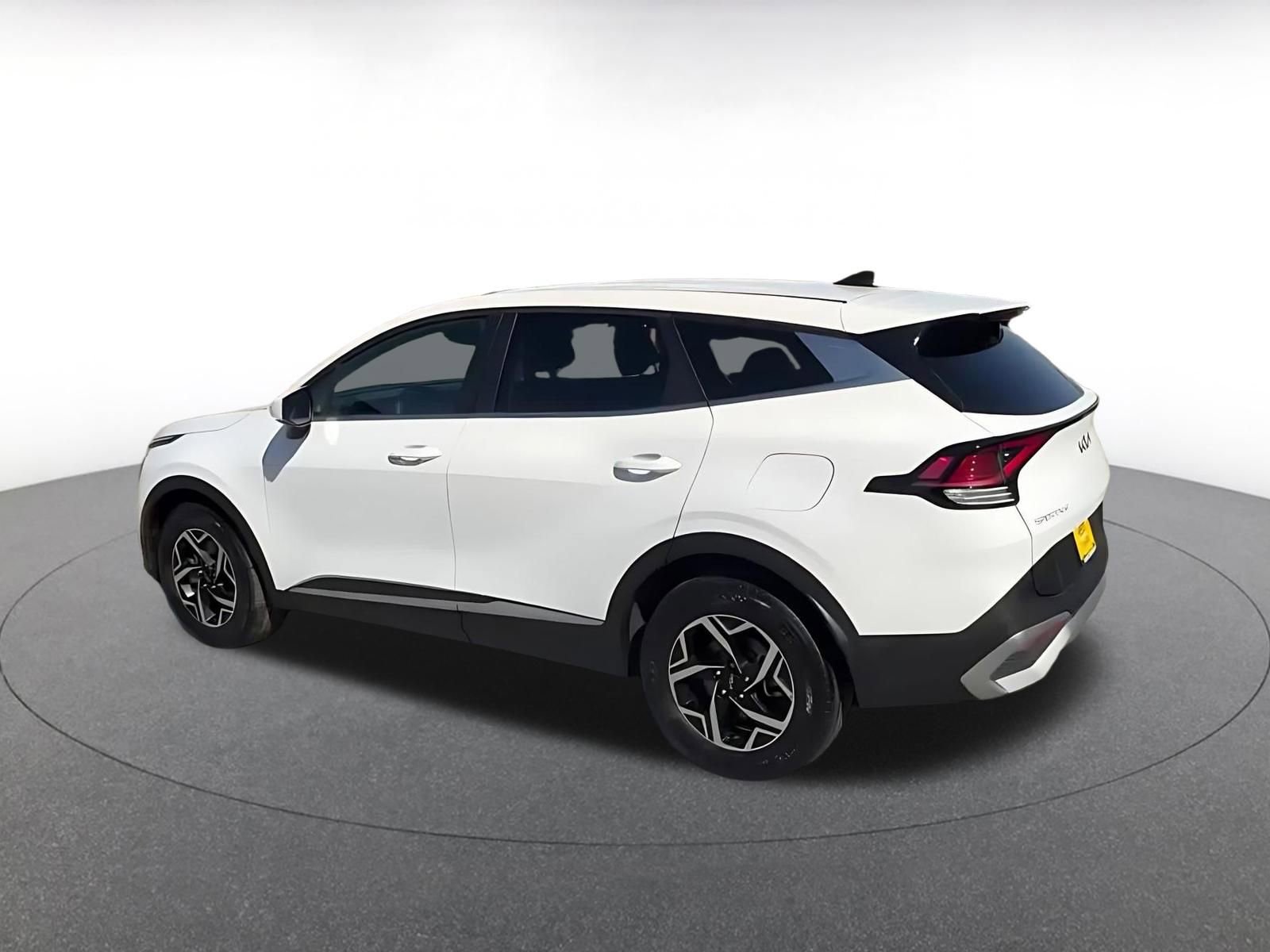 Used 2025 Kia Sportage LX image 10
